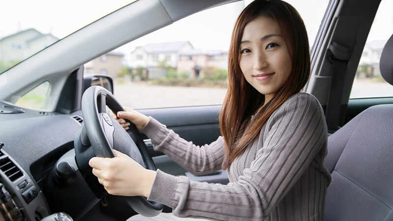 女子高生　運転　車