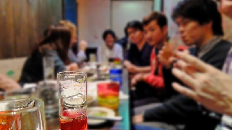 飲み会　奢り　支払い