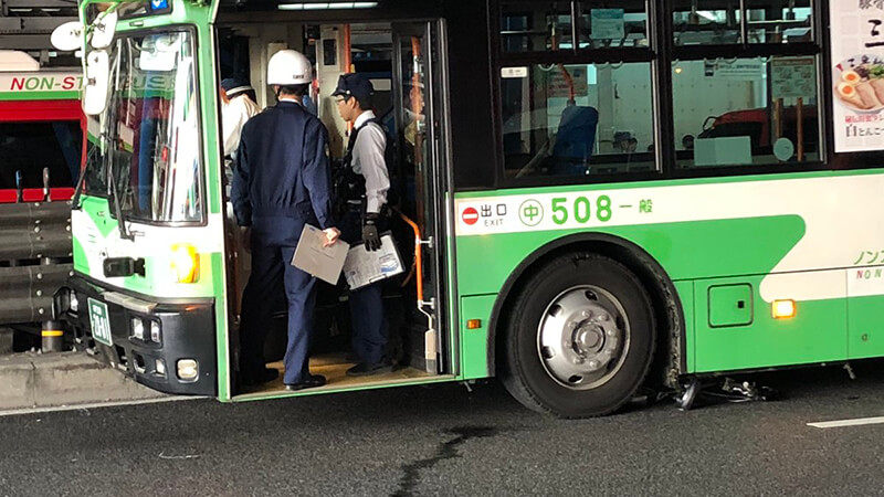 神戸三宮　バス　死傷事故　逮捕