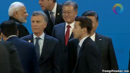 G20　文在寅　笑顔　ボッチ