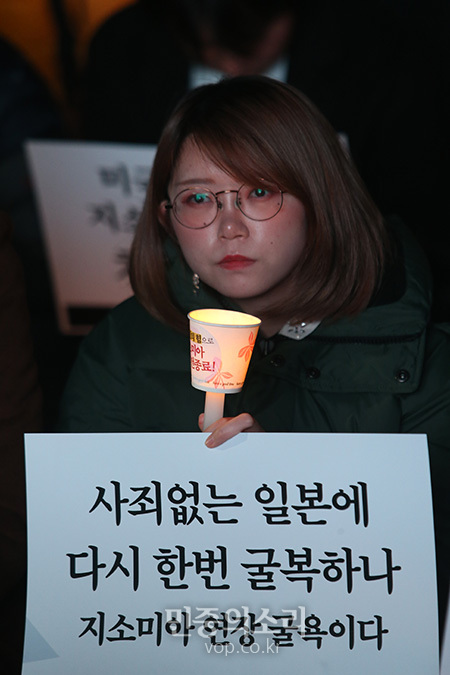韓国　恥辱的延長糾弾キャンドル