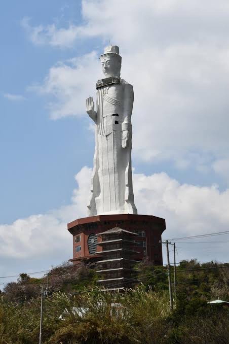 淡路島　巨大な仏像